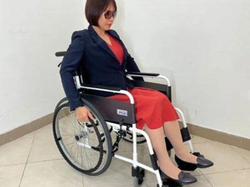  Xe lăn Miki Nhật Bản VA-0 cải tiến, có phanh tay và chỗ cắm cọc truyền dịch