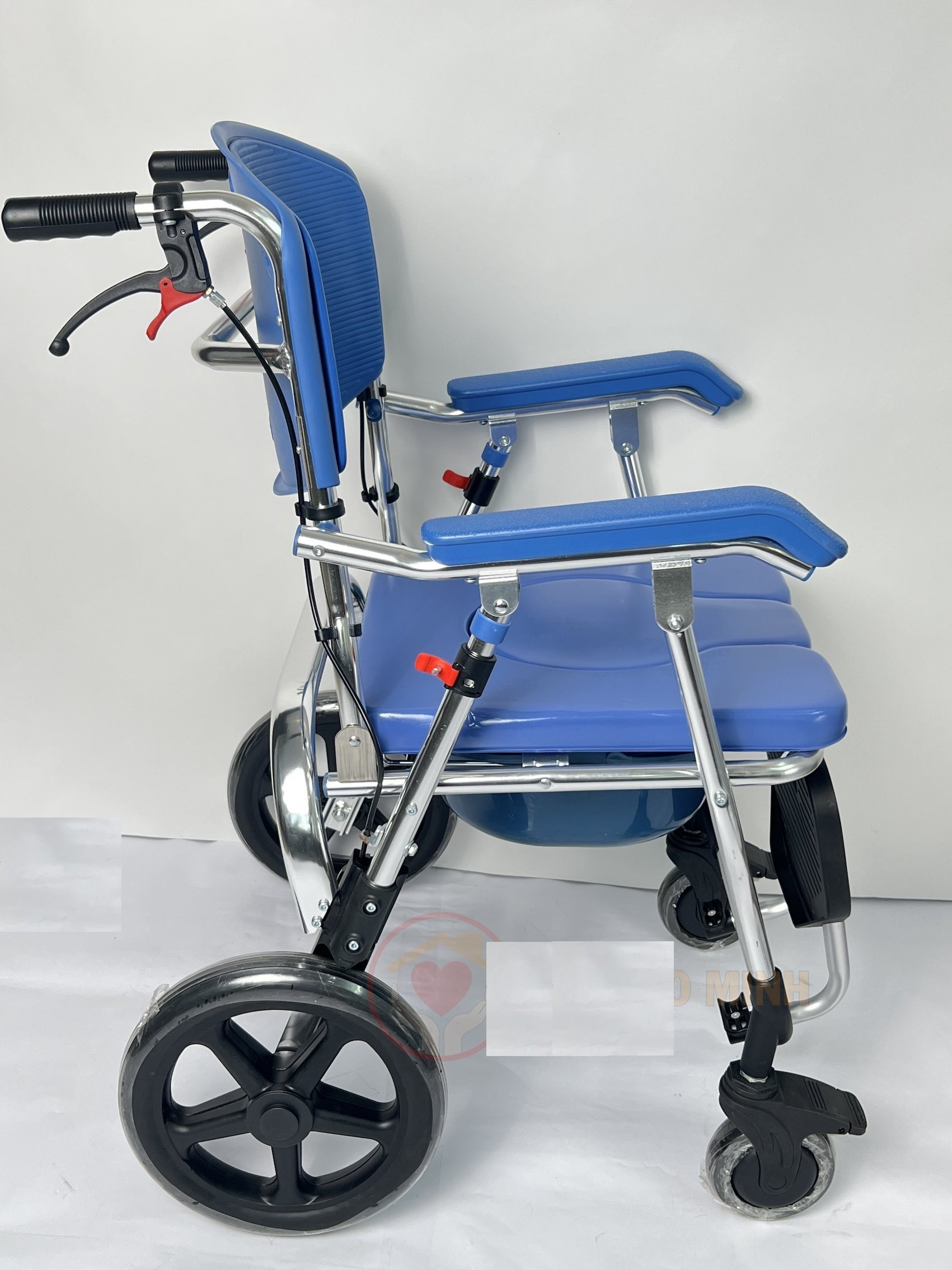  Xe lăn tắm đa năng GBM-019